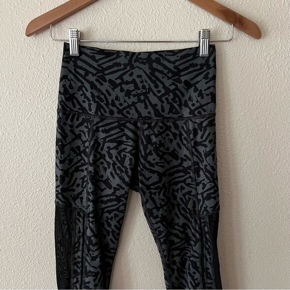 Lululemon Hot To Street Crop Leggings - Biggie Brushed Animal Coal Black 4 - Picture 3 of 8